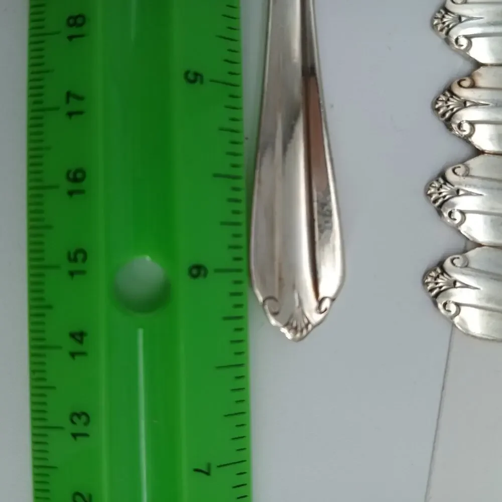 8X SF Rogers Starlight Salad Forks Silverplate International